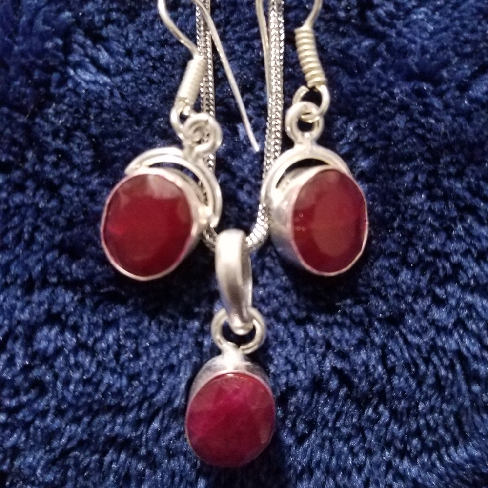 Necklace set - Picture 7 of 8